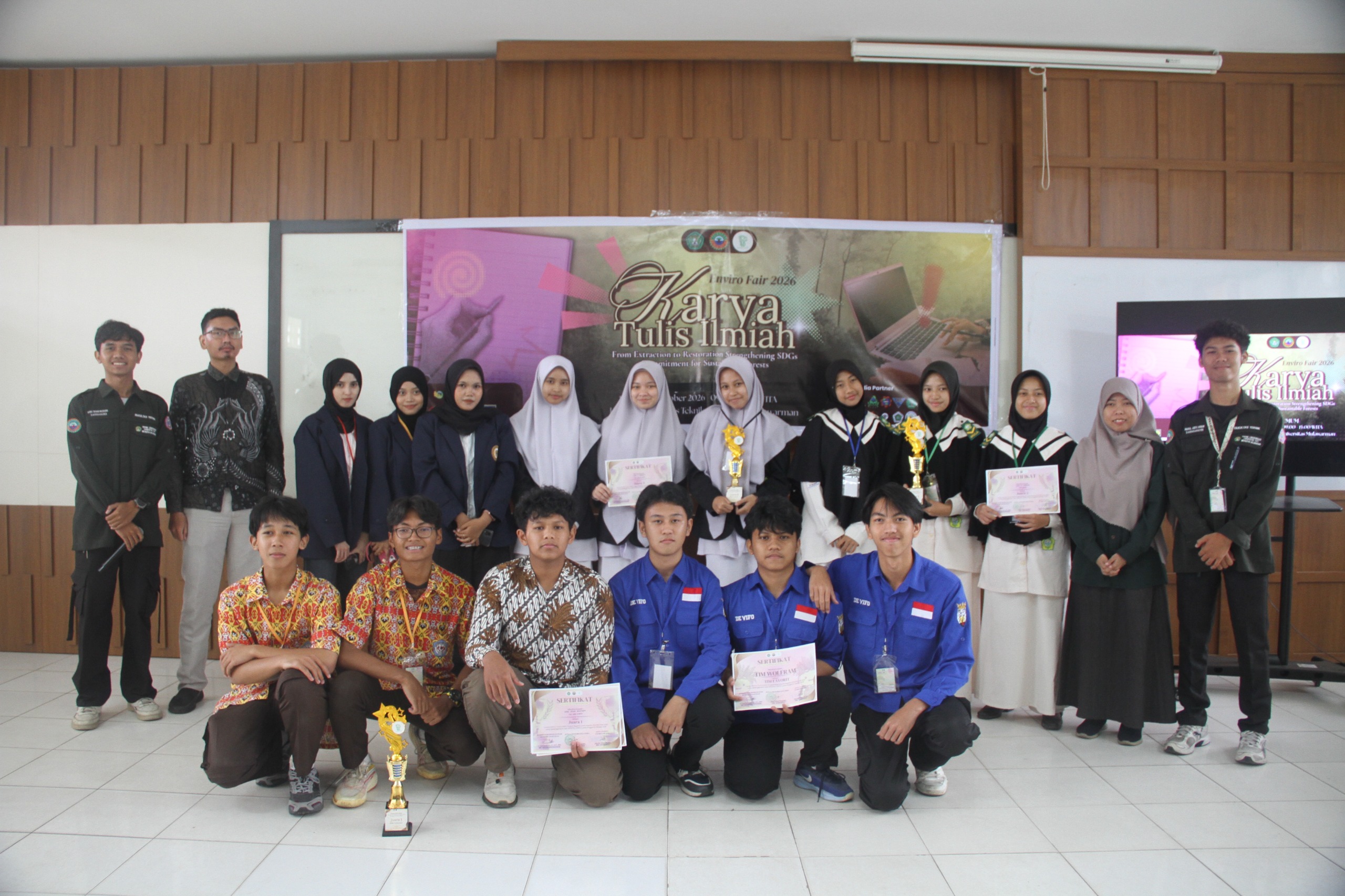 Dokumentasi pelaksanaan Lomba Karya Tulis Ilmiah (LKTI)